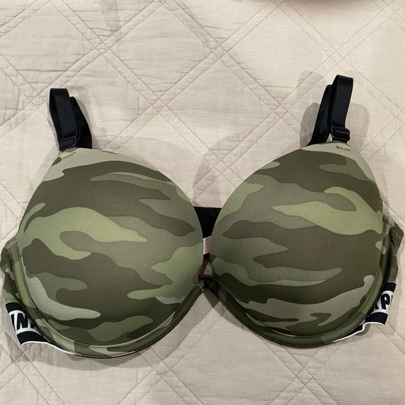 PINK Victoria's Secret Other - NWT 36D Victoria's Secret Camouflage Bra